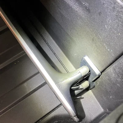 Giá đỡ crossbar thùng xe cho Rivian