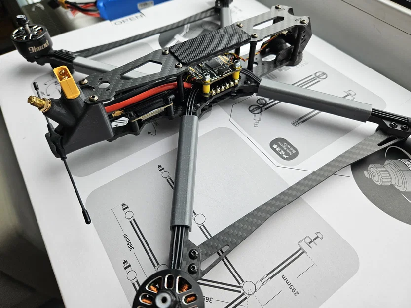 Ngàm gắn phía sau khung carbon drone HSKRC Mark4 8 inch (rear mount) - Image 3