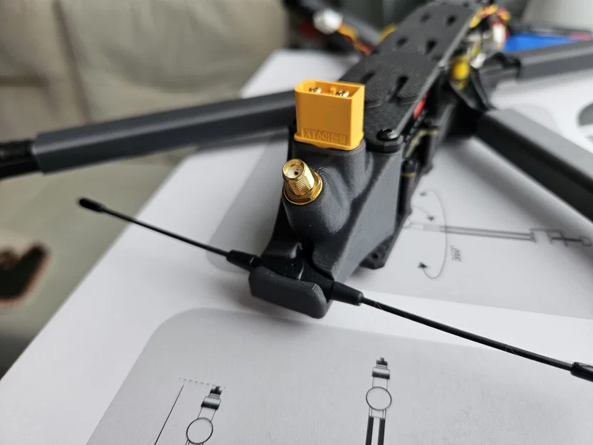 Bộ giá đỡ ăng-ten và bảo vệ dây cho khung drone Phisital XL10 - Image 2