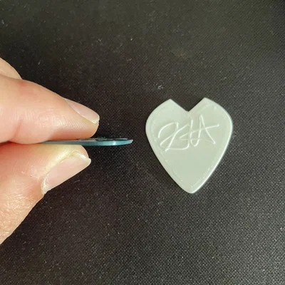 Pick chữ ký Kirk Hammett (Jim Dunlop)