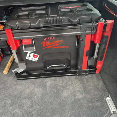 Bộ móc cố định tay cầm cho thùng đồ Milwaukee Packout in 3D