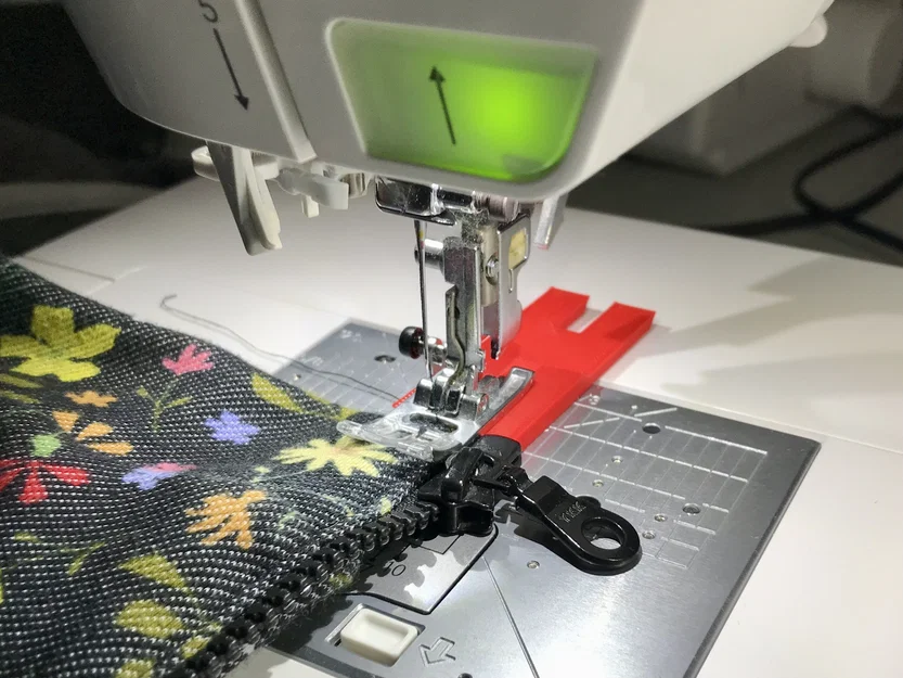 Dụng cụ bù độ cao khi may (Hebamme) - Image 1