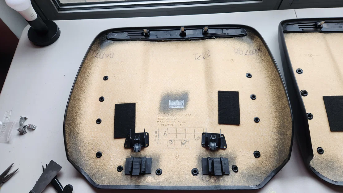 Kẹp ốp lưng ghế Audi (Audi Seatback Clip) - Image 3