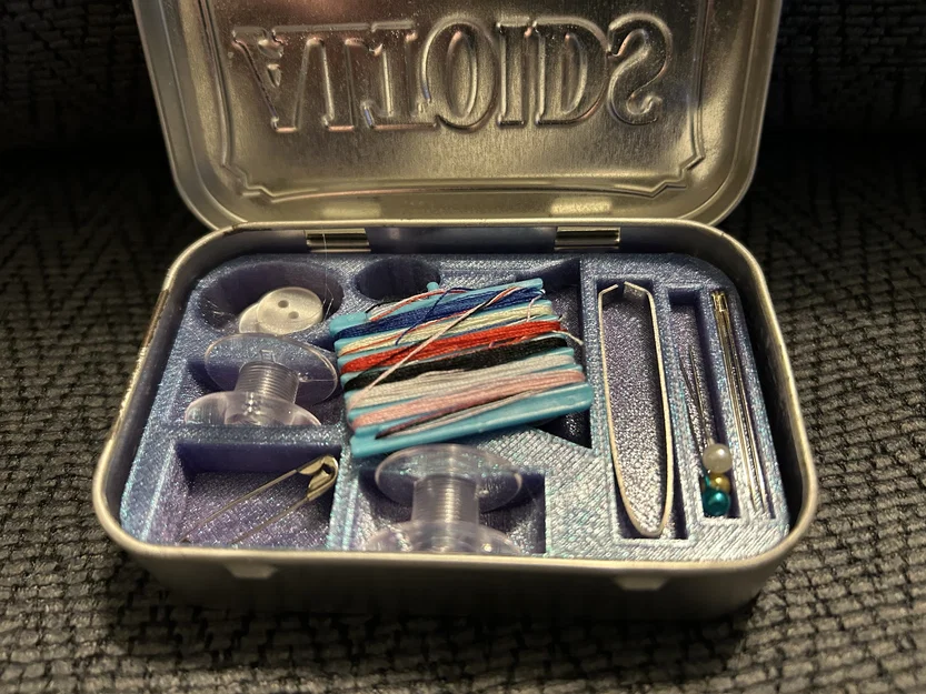 Bộ Kim Chỉ Trong Hộp Altoids (Altoids Sewing Kit) - Image 2