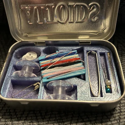 Bộ Kim Chỉ Trong Hộp Altoids (Altoids Sewing Kit)