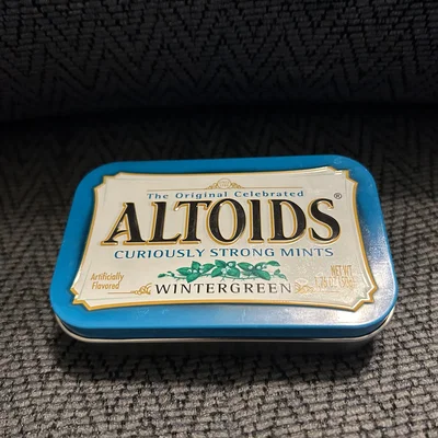 Bộ Kim Chỉ Trong Hộp Altoids (Altoids Sewing Kit)