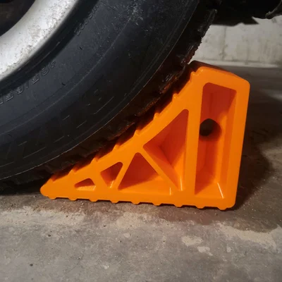 Chèn Bánh Cơ Bản (Basic Wheel Chock)