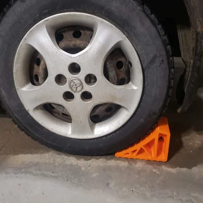 Chèn Bánh Cơ Bản (Basic Wheel Chock)