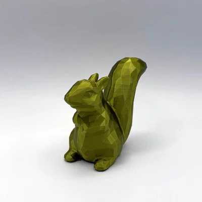 LowPoly Squirrel (Sóc LowPoly) – Mẫu trang trí