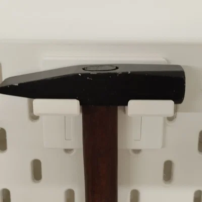 Giá treo búa thông minh cho bảng lỗ IKEA Skadis