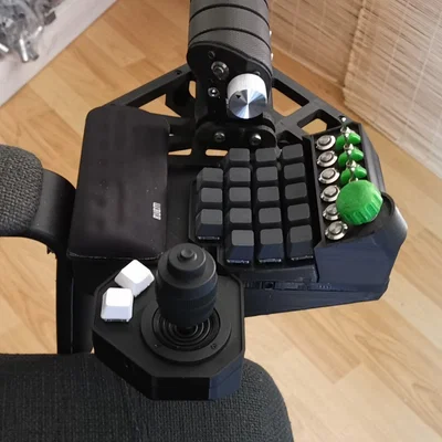 CtrlAltG13 modular – bộ HOTAS lấy cảm hứng từ Logitech G13