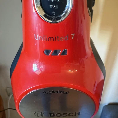 Giá treo tường bổ sung cho máy hút bụi Bosch Unlimited 7
