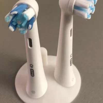 Đế giữ đầu bàn chải điện Oral-B iO gọn gàng, tiết kiệm diện tích