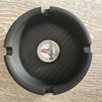 Gạt tàn thuốc 3D kết hợp nắp chai bia sáng tạo