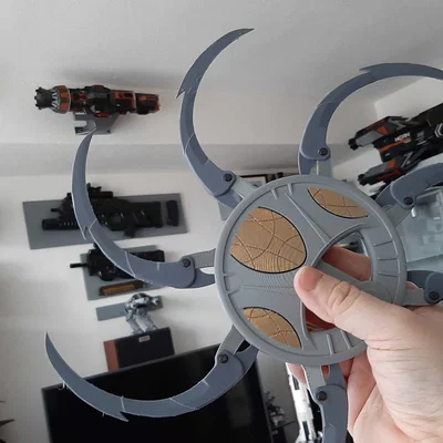 Predator Shuriken V2 (Có thể gập lại)