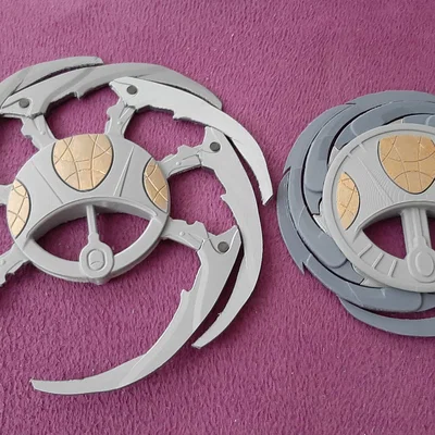 Predator Shuriken V2 (Có thể gập lại)