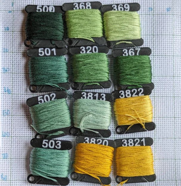 Bobbin Chỉ Thêu kèm Nhãn Màu DMC (Floss Bobbins with DMC Color Labels) - Image 1