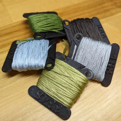 Bobbin Chỉ Thêu kèm Nhãn Màu DMC (Floss Bobbins with DMC Color Labels)
