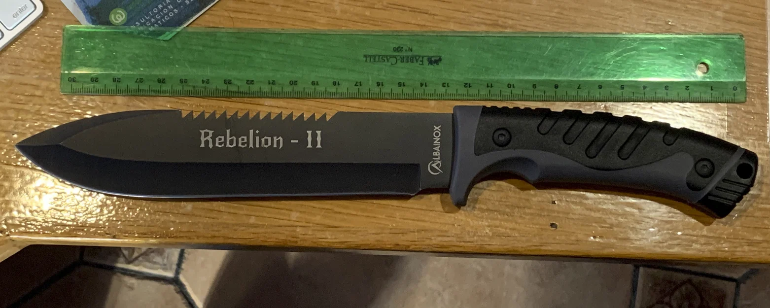 Mô hình dao chiến đấu Machete tỷ lệ 1:1 ấn tượng - Image 3