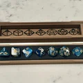 Hộp Đựng Xúc Xắc D&D Dài Có Nắp Gắn Nam Châm - Thumbnail 1