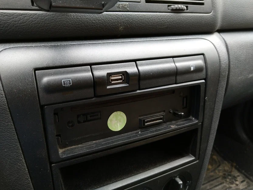 Bộ sạc USB cho Škoda Octavia - Image 1