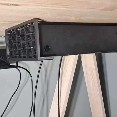 Giá treo XBOX Series S dưới gầm bàn thiết kế tản nhiệt cực gọn