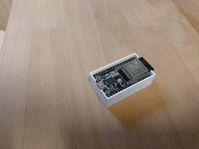Case ESP32 DevKit V4 (OpenScad) - Image 1