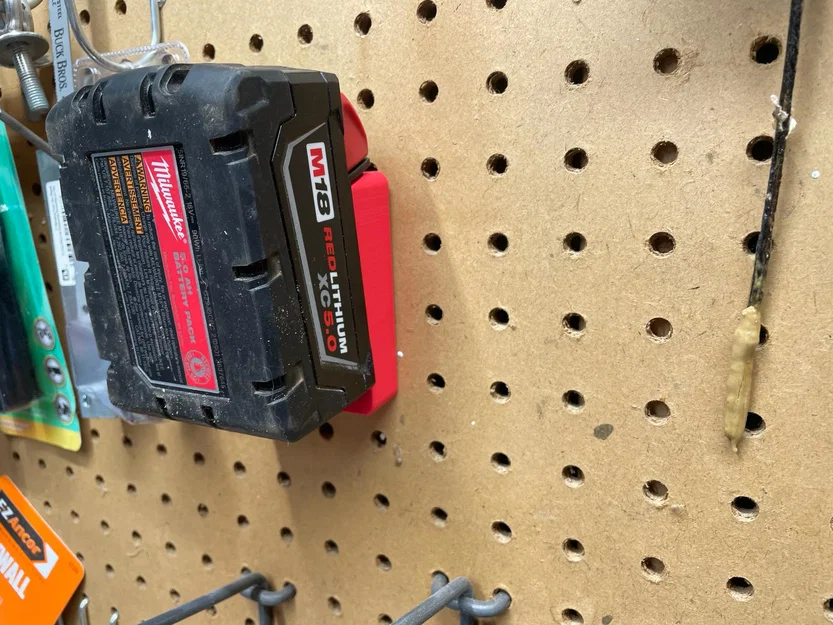 Giá treo Pegboard cho pin Milwaukee M18 (Milwaukee M18 Battery Peg Board Mount) - Image 1