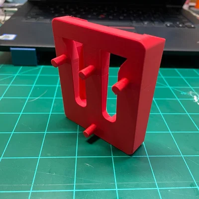 Giá treo Pegboard cho pin Milwaukee M18 (Milwaukee M18 Battery Peg Board Mount)