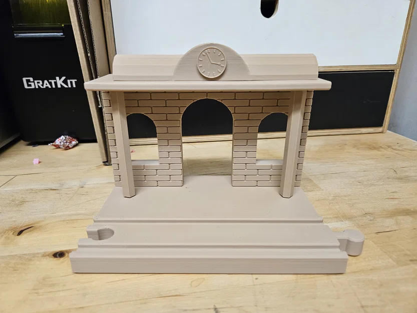 Mô hình ga tàu tương thích Brio với họa tiết gạch cổ điển 3D - Image 1