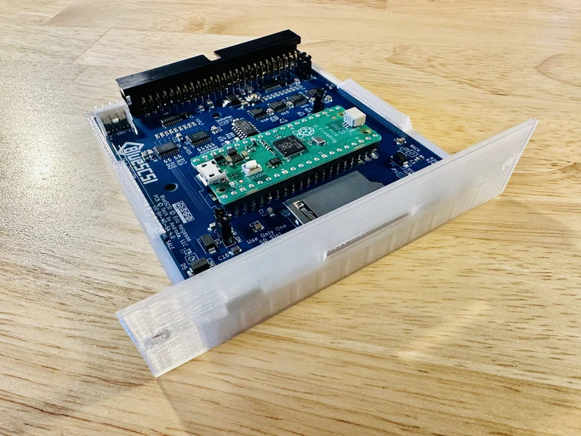 Bracket cổng mở rộng BlueSCSI v2 cho Mac SE & SE/30 - Image 1