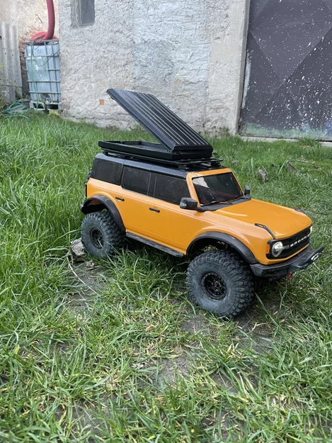 Lều nóc tam giác RC tỉ lệ 1:10 (triangular roof tent) - Image 1