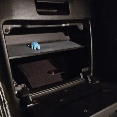 Kệ gài cho hộp chứa đồ trung tâm Fiat 124 Spider / MX-5 ND