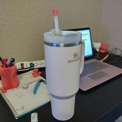 Nắp đậy ống hút chống bụi cho bình Stanley 40oz (File 3D in)