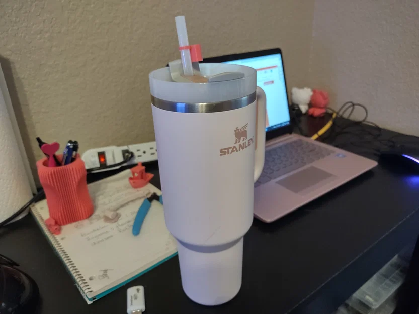 Nắp đậy ống hút chống bụi cho bình Stanley 40oz (File 3D in) - Image 2