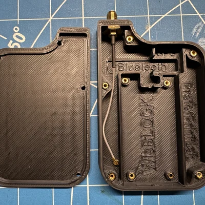 Vỏ Meshtastic RAK board MagSafe gắn iPhone