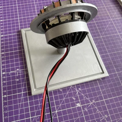 Arc Reactor chi tiết của Iron Man