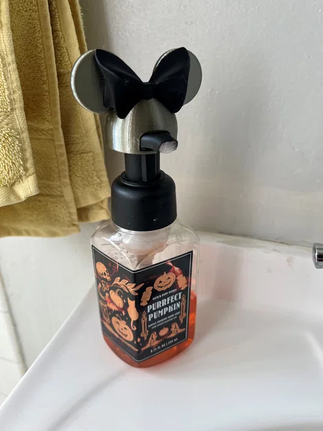 Đầu vòi Bath & Body Works tai Mickey kèm nơ thay đổi (Interchangeable Bow) - Image 1