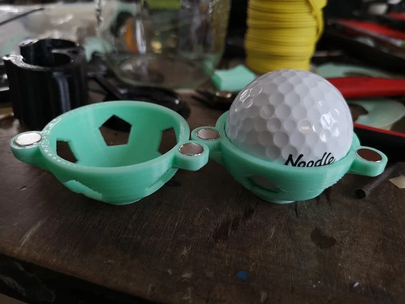 Stencil đánh dấu bóng golf kiểu Soccer (Golf Ball Soccer Marker Stencil) - Image 1