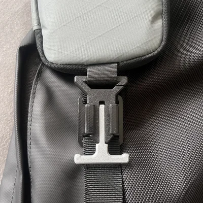 QUICK-CLIP mini kẹp túi EDC (Bag clip) cho quai 20mm