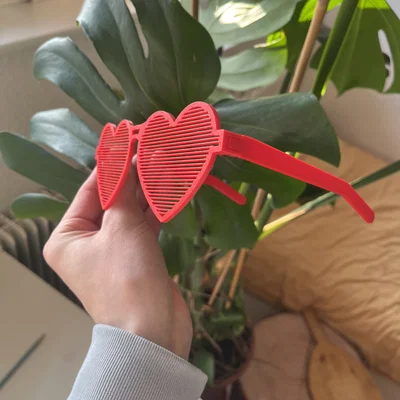 Kính mát hình trái tim (Remix) – heart shaped Sunglasses REMIX