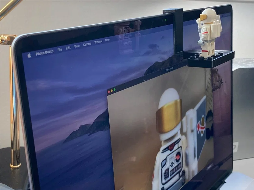 Bệ Webcam LEGO Minifigure cho Laptop - Image 1