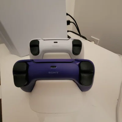 Giá đỡ tay cầm PS5 DualSense đôi tiện lợi