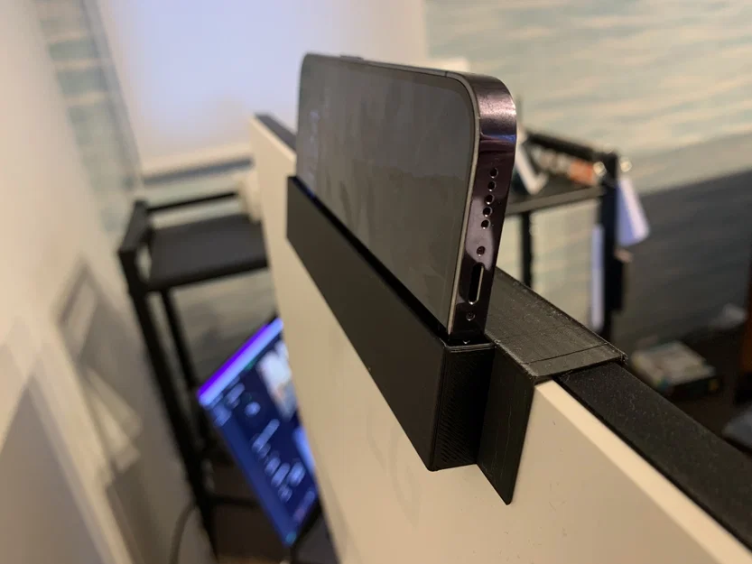 Ngàm gắn iPhone làm Webcam cho màn hình LG 27UL550 - Image 1