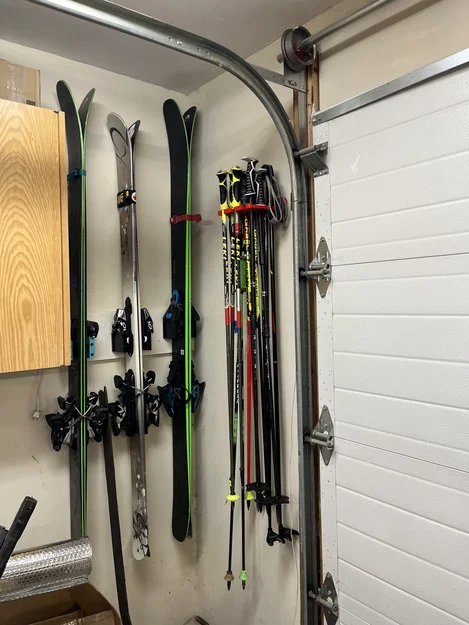 Giá treo gậy ski 3 khe (3-Slot Ski Pole Racks) - Image 2