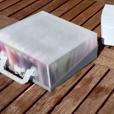 Krabička na nitě - Thread box (Hộp đựng chỉ máy may)