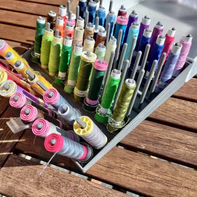 Krabička na nitě - Thread box (Hộp đựng chỉ máy may)