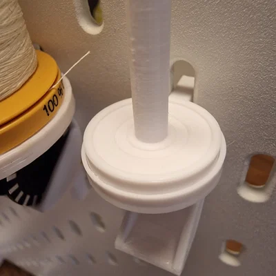 SKADIS: Giá đỡ suốt BERNINA & ống chỉ - Faden und Näh-Spule