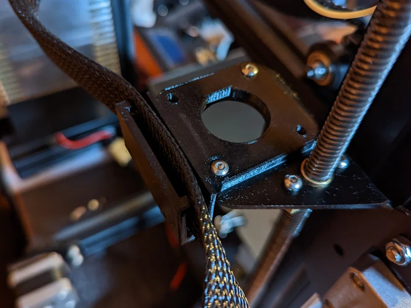 Kẹp giữ dây cáp cho Sprite Extruder trên Ender 3 (Cable Clip) - Image 1