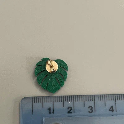 Bông tai Stud hình lá Monstera (Monstera Leaf Stud Earrings)